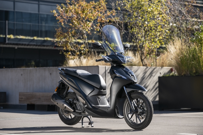 Plus de chevaux et une révolution technique pour le nouveau scooter Kymco People R