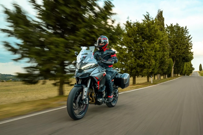 Ducati Multistrada V4 S Grand Tour : la voyageuse toutes options s’offre une mise à jour