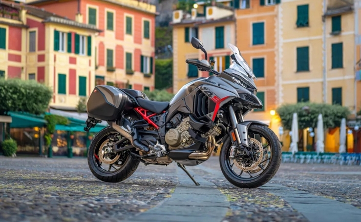Ducati Multistrada V4 S Grand Tour : la voyageuse toutes options s’offre une mise à jour