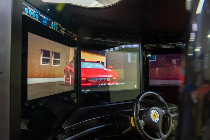 Un simulateur Ferrari collector vendu une petite fortune