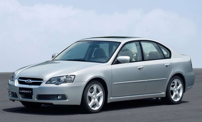 Fin 2003, la Subaru Impreza de 4e génération apparaît, et s'équipe en haut de gamme 3.0R d'un alléchant flat-six 3,0 l de 245 ch.