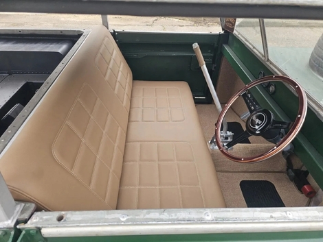 On a trouvé le boss de fin des Land Rover absurdes