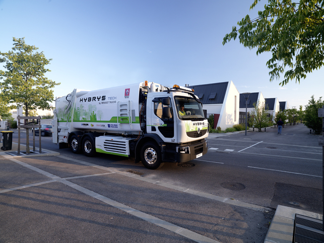 Renault Trucks va tester une benne à ordures ménagères hybride