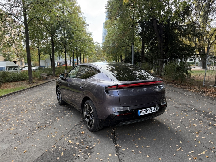 Présenté par certains comme le "bourreau du Tesla Model Y", le XPeng L03 nous a été un peu survendu