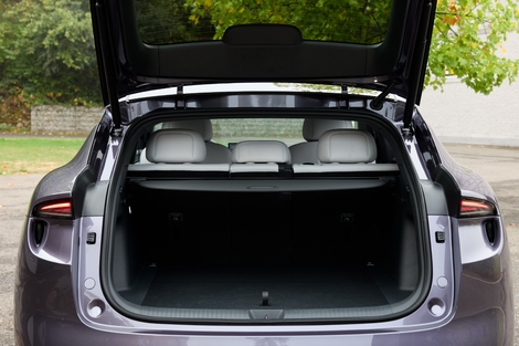 …Le coffre moins : seulement 367 litres en norme VDA, comme sur les SUV moins gros.