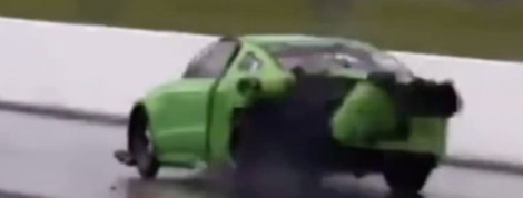 Son pneu explose à plus de 360 km/h