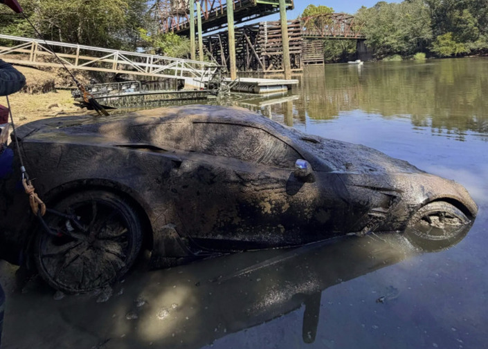 Sa sportive se trouvait au fond de la rivière depuis plusieurs années