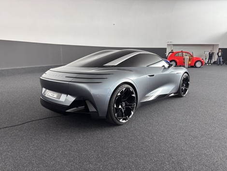 Exclusif: Gilles Vidal décrypte les concept-cars Stellantis du Mondial