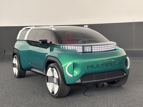 Exclusif: Gilles Vidal décrypte les concept-cars Stellantis du Mondial