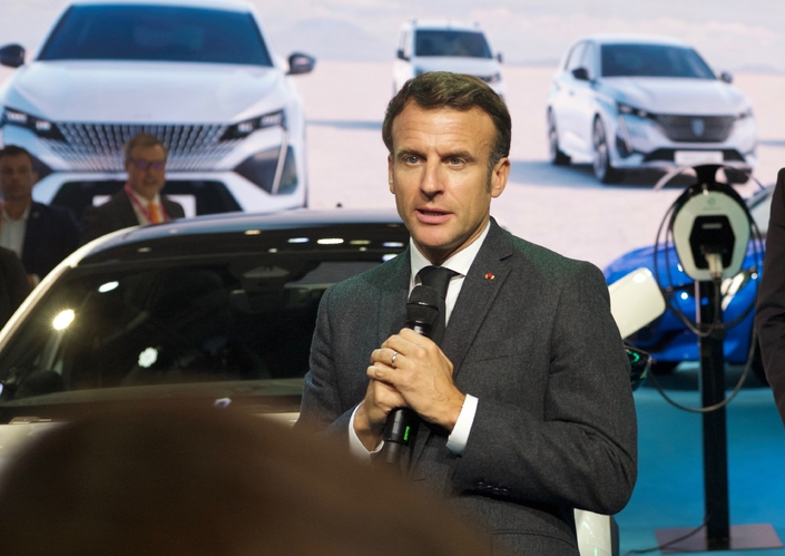 Emmanuel Macron inaugure le Mondial 2022. pourra-t-il à éviter les stands chinois cette année ? Photo : Caradisiac.