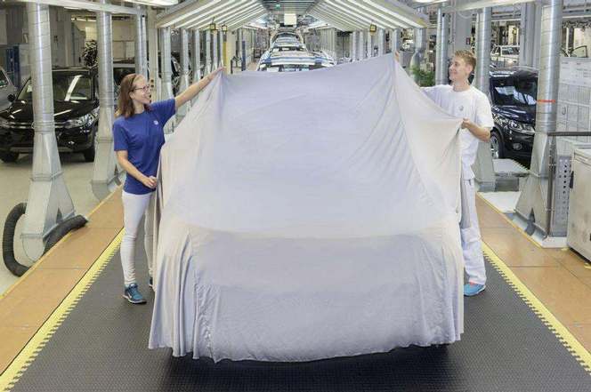 Salon de Francfort 2015 : sous le voile, le nouveau Tiguan