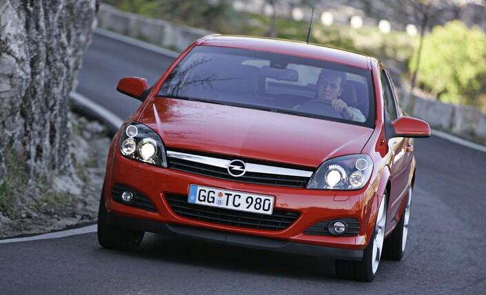 Sûre et rapide, l'Opel Astra GTC 2.0 200 ch offre un bel agrément de conduite, même si le sport n'est pas son fort.