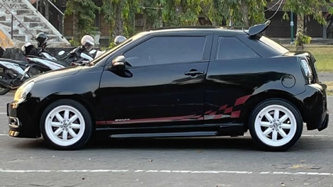 Il voulait une Mini Coupé, mais n’avait qu’une Suzuki Swift : voici le résultat