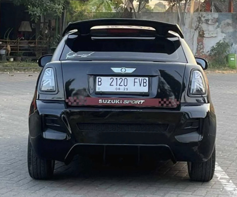 Il voulait une Mini Coupé, mais n’avait qu’une Suzuki Swift : voici le résultat