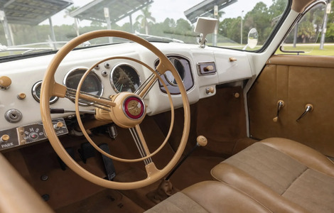 La limousine la plus mignonne du monde porte un badge Porsche