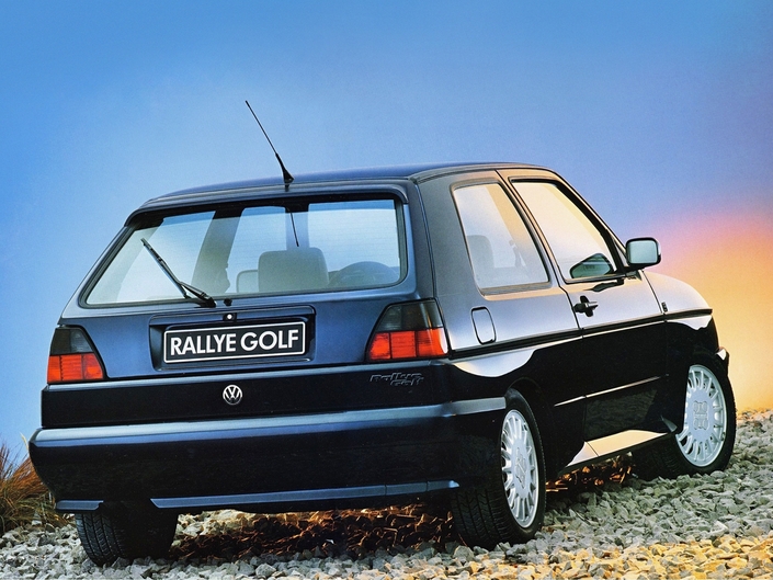 Feux arrière fumés sur leur partie haute pour la VW Golf Rallye, en 1989, suivant la mode qui sévissait alors dans le tuning.