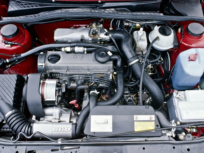 Si le bloc moteur est extrêmement solide, le compresseur G des Golf Rallye et G60 a besoin d'une bonne révision tous les 50 000 km. Ici sur une Rallye (l'échangeur est différent sur la G60 traction).