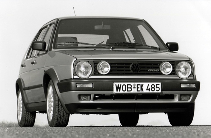 En 1990, la Golf GTI récupère le compresseur de la Rallye, mais se contente de deux roues motrices. En revanche, la GTI G60 existe en 5 portes.