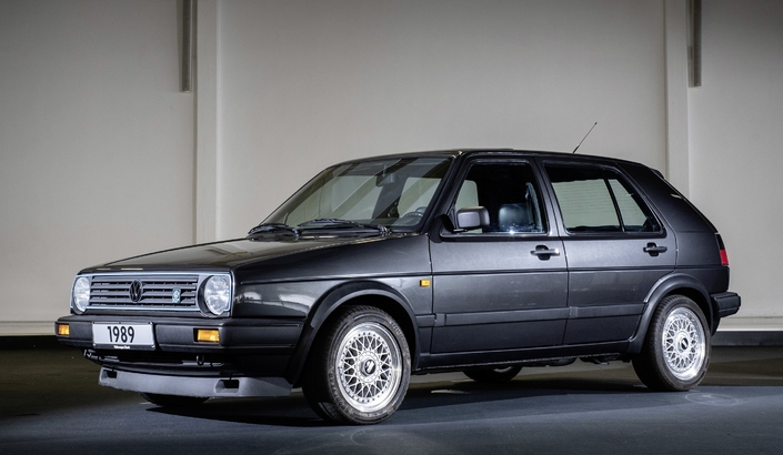 Allure anodine mais mécanique furieuse : ceci est une VW Golf GTI G60 Limited, équipée de la transmission Syncro et du moteur 16 soupapes 210 ch. 71 unités ont été produites en 1989.