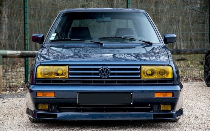 Les Golf Rallye vendues en France s'équipent de projecteurs teintés en jaune : de vraies raretés !