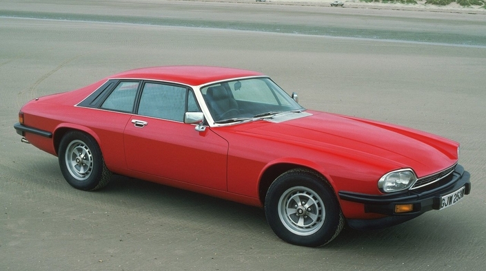 Plus qu'aucune Jaguar avant elle, laXJ-S, en 1975, a déconcerté voire repoussé la clientèle... avant de devenir un succès commercial !