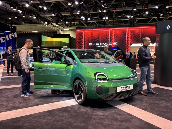 La nouvelle Twingo est disponible aussi sous les 15 000 €, une fois le bonus déduit.