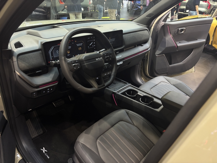 Le Seltos est un SUV à tout faire. L'intérieur est spacieux et truffé de rangements.