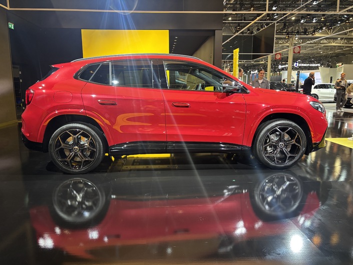 Mondial de l'Auto 2026 : le nouveau Mercedes GLA donne l’embarras du choix entre hybride et électrique