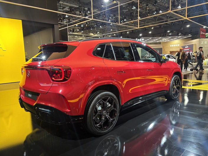 Mondial de l'Auto 2026 : le nouveau Mercedes GLA donne l’embarras du choix entre hybride et électrique