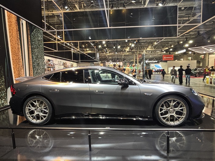 Mondial de l'Auto 2026 - AMG GT 4 portes : 1 169 ch électriques qui simulent des plaisirs thermiques !