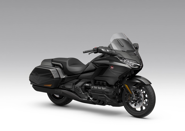 La Honda Gold Wing se pare de nouvelles robes