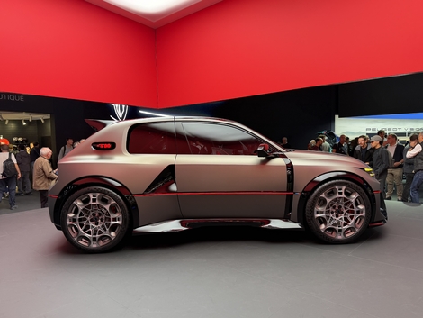 Encore un concept-car Peugeot qui ne sortira jamais des salons !