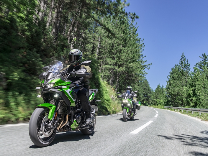 Kawasaki Versys 900 : le moteur de la Z900 et un package électronique inédit pour la nouvelle voyageuse Kawasaki