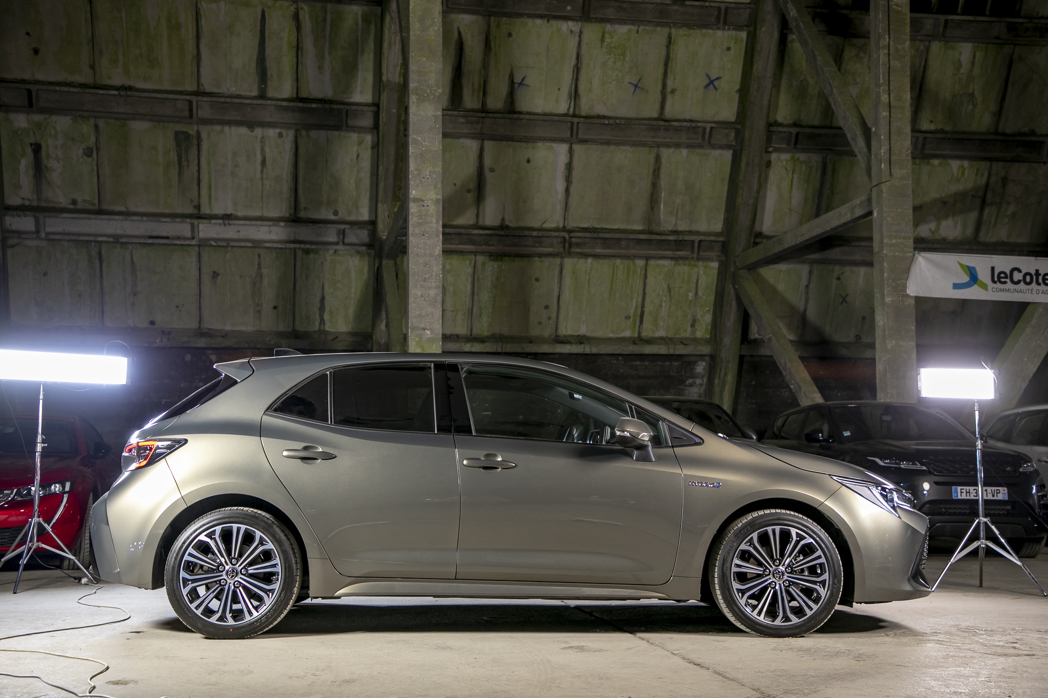 Les 5 Hybrides Non Rechargeables Les Plus Vendus En 2020 Hyundai Kona Toyota C Hr Corolla