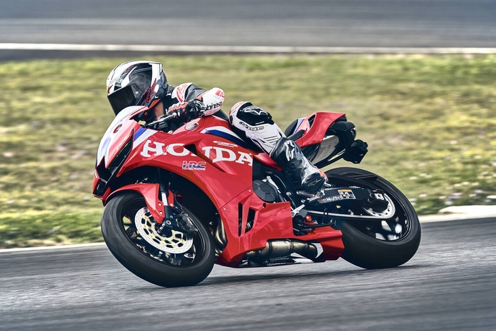Honda CBR600RR (2027) : la pistarde 600 s’offre le freinage et la face avant de la Fireblade