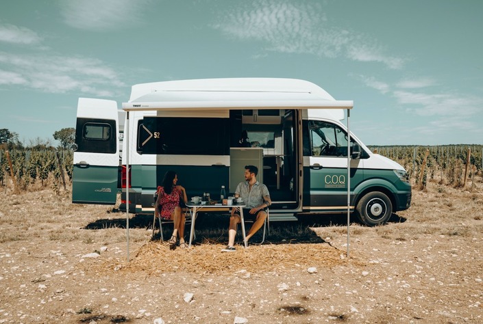 Un camping car Volkswagen transformé en chambre d'hôtel 4 étoiles mobile