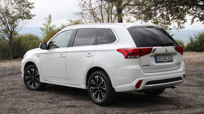 Essai vidéo - Mitsubishi Outlander restylé : espèce unique