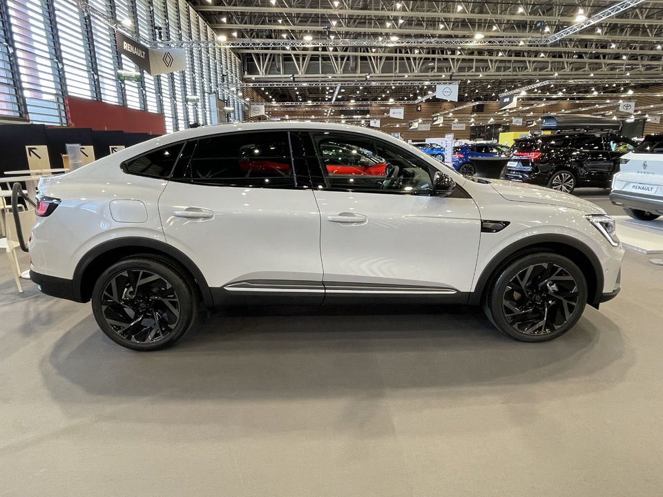 S8-renault-arkana-restyle-des-retouches-trop-timides-en-direct-du-salon-de-lyon-2023-771961.jpg