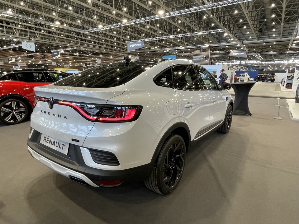 S8-renault-arkana-restyle-des-retouches-trop-timides-en-direct-du-salon-de-lyon-2023-771965.jpg