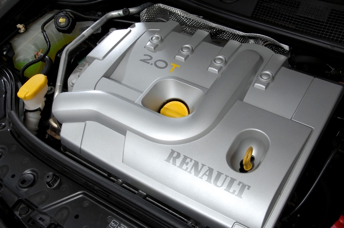 Très solide, le 2,0 l F4RT de la Renault Mégane est très solide, tout comme sa boîte. L'électronique sera plus problématique.