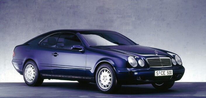 En 1993, le concept Mercedes Coupé annonce le CLK avec quatre ans d'avance. Le modèle final sera plus fin mais perdra le toit transparent.