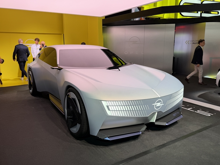 « On nous fait rêver pour rien » : Voici les rares concept-cars du Mondial de l'Auto que vous pourrez réellement acheter