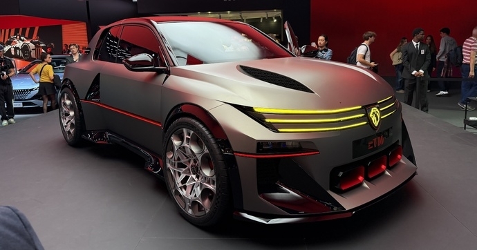 Peugeot E-T16, l'une des attractions du Mondial. "On peut la faire demain", a lancé à Caradisiac le patron de la marque.