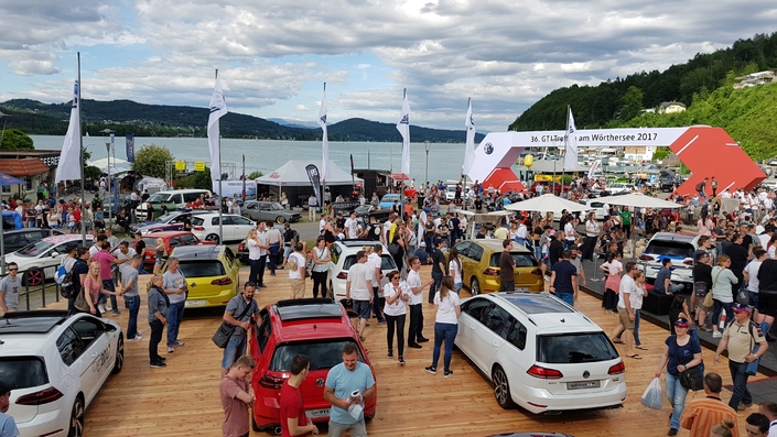 Quelques 5000 véhicules convergent chaque année vers le lac Wörthersee.