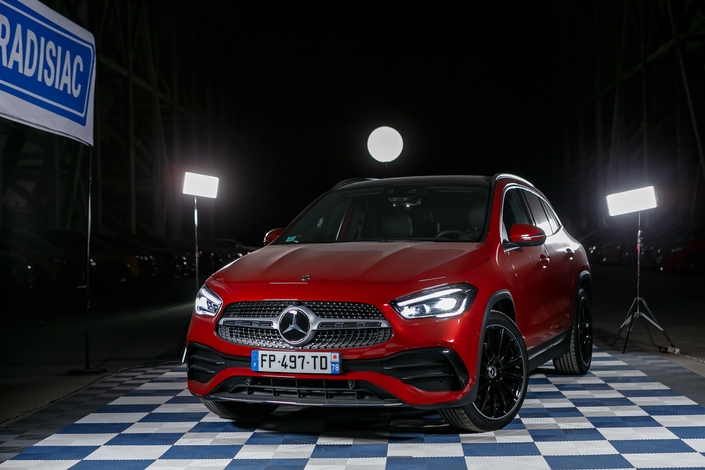 Mercedes GLA : sous la forme d'un vrai SUV - Salon de l'auto Caradisiac 2020