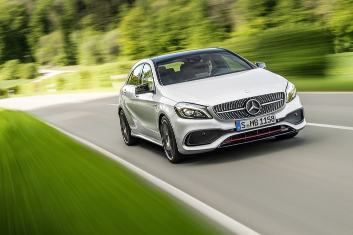 Baromètre des ventes de novembre 2017 - Mercedes, Peugeot et Skoda cartonnent