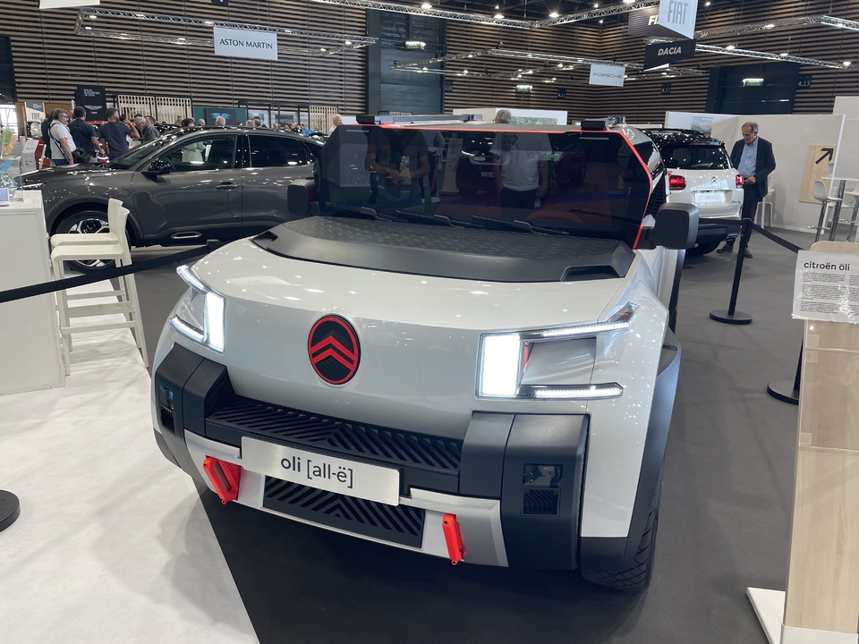 S8-le-stand-citroen-une-oli-surprise-en-direct-du-salon-de-lyon-2023-772817.jpg