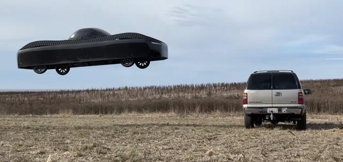 Cette entreprise rappelle avoir montré une voiture volante avant Tesla