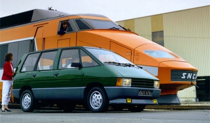 Renault Espace et TGV: deux icônes des années 80, avec une France à la pointe de l'innovation.