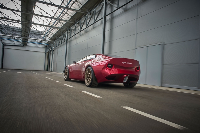 « Débarrassons-nous des grands écrans » : quand le designer d'Alfa Romeo les critique ouvertement